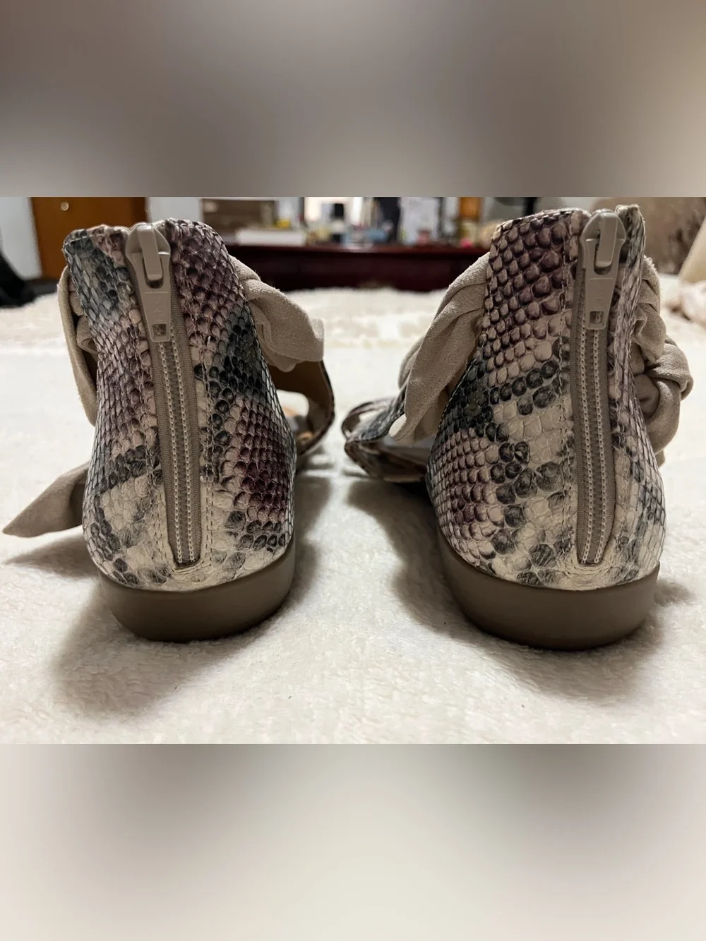 COMFORTVIEW ANNIKA SHOOTIE. Women's Snakeskin Sandals Suede-like Tie Detail